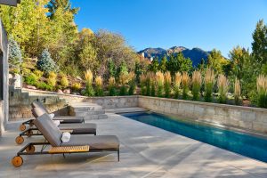 MountaiMountain View Aspen Modern Pool and viewn View Aspen Modern Front Dusk Exterior