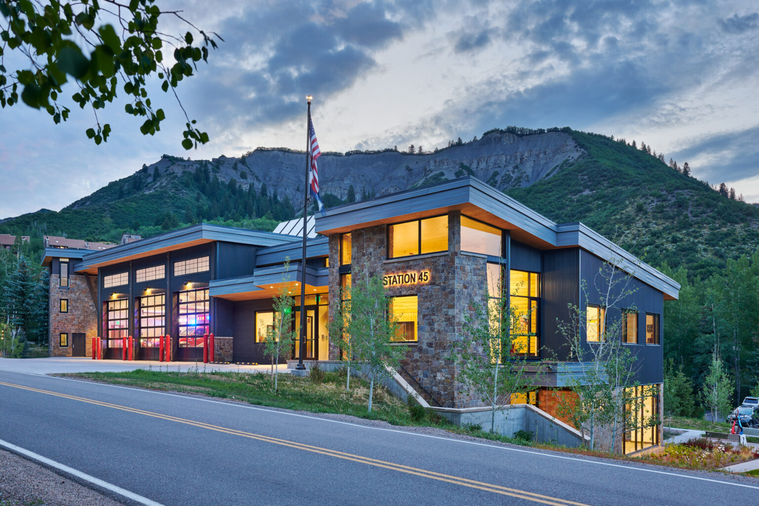 Snowmass-fire-station-Roaring-fork_02.jpg