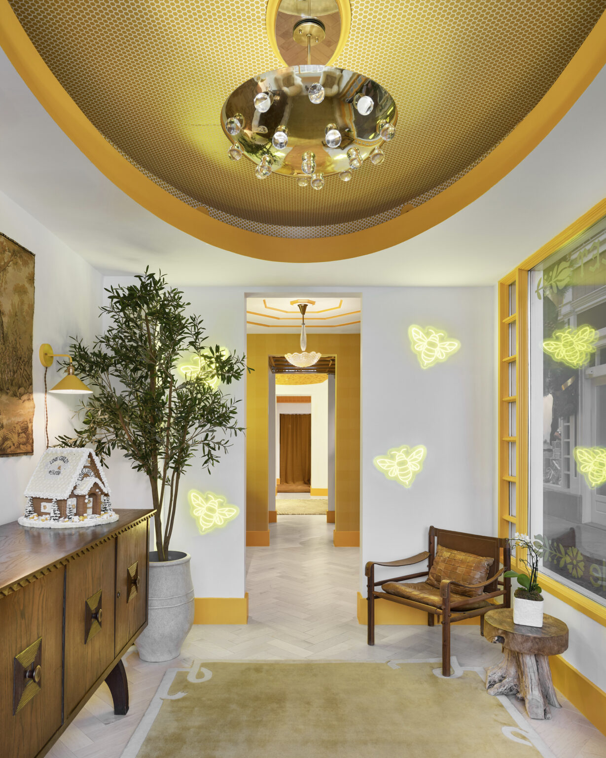 Bumble's Aspen store photographed by Dallas + Harris, is a charming pop-up commercial space in downtown Aspen, Colorado