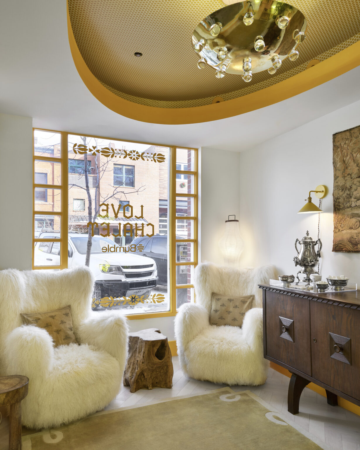 Bumble's Aspen store photographed by Dallas + Harris, is a charming pop-up commercial space in downtown Aspen, Colorado