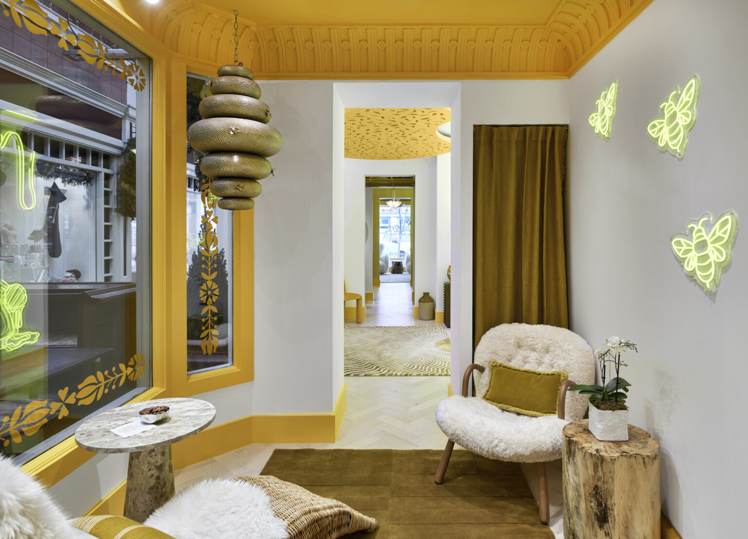Bumble's Aspen store photographed by Dallas + Harris, is a charming pop-up commercial space in downtown Aspen, Colorado