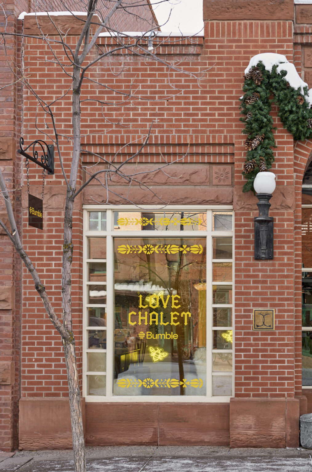 Bumble's Aspen store photographed by Dallas + Harris, is a charming pop-up commercial space in downtown Aspen, Colorado